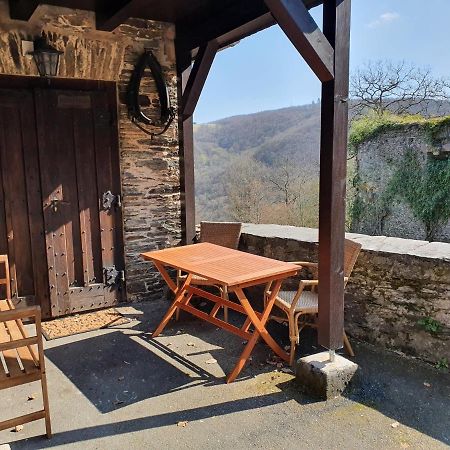 Appartement Am Burggraben Auf Der Sauerburg à Sauerthal Extérieur photo